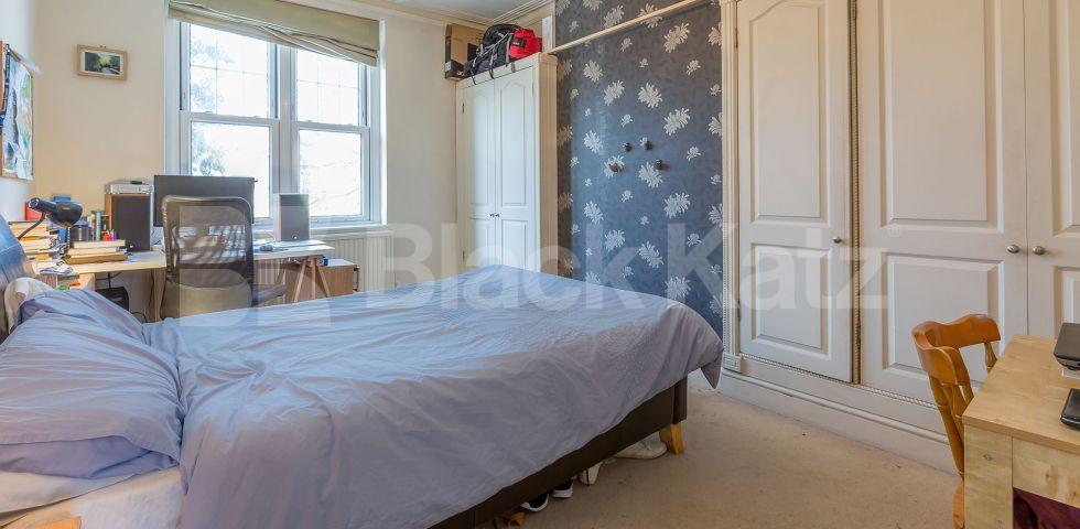 			HUGE 3 BED WITHIN A MANSION BLOCK!, 3 Bedroom, 1 bath, 1 reception Flat			 Morgan Road, Holloway 
